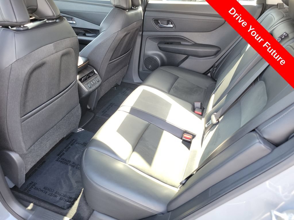 Used 2025 Nissan Ariya FWD image 24