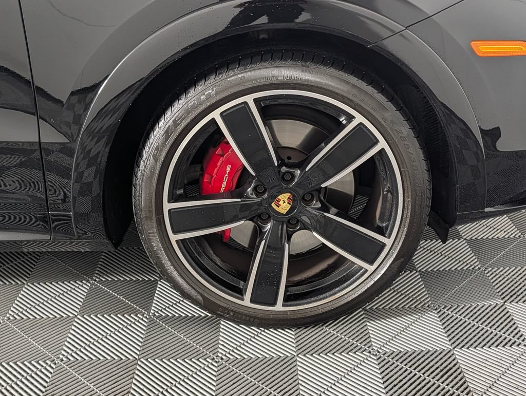 Used 2023 Porsche Cayenne GTS AWD/4WD image 14