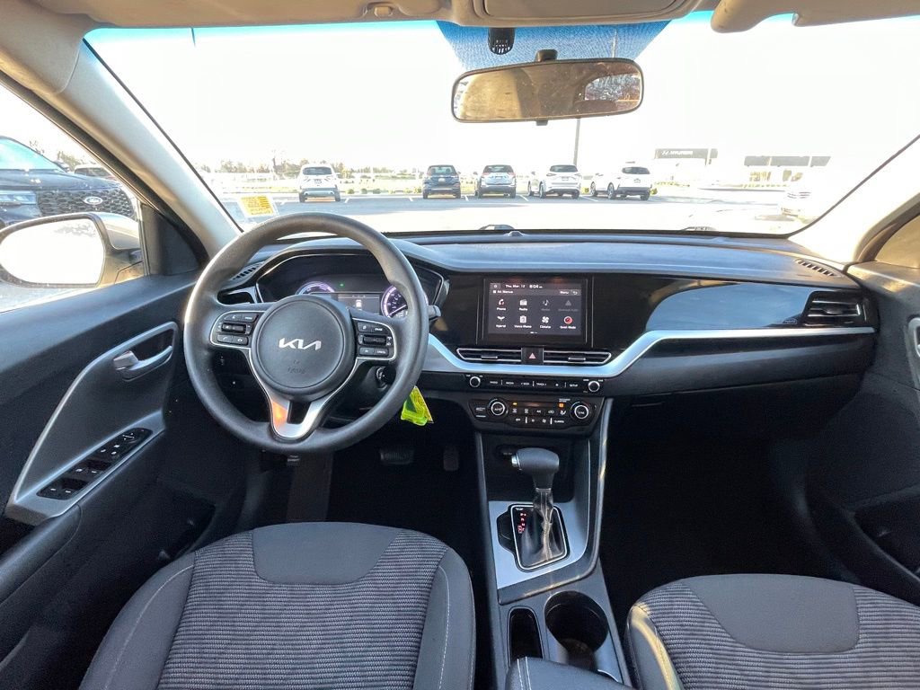 Certified 2022 Kia Niro LX image 20