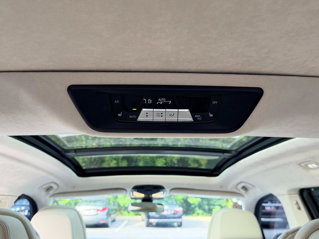 Used 2022 BMW ALPINA XB7 AWD/4WD image 40