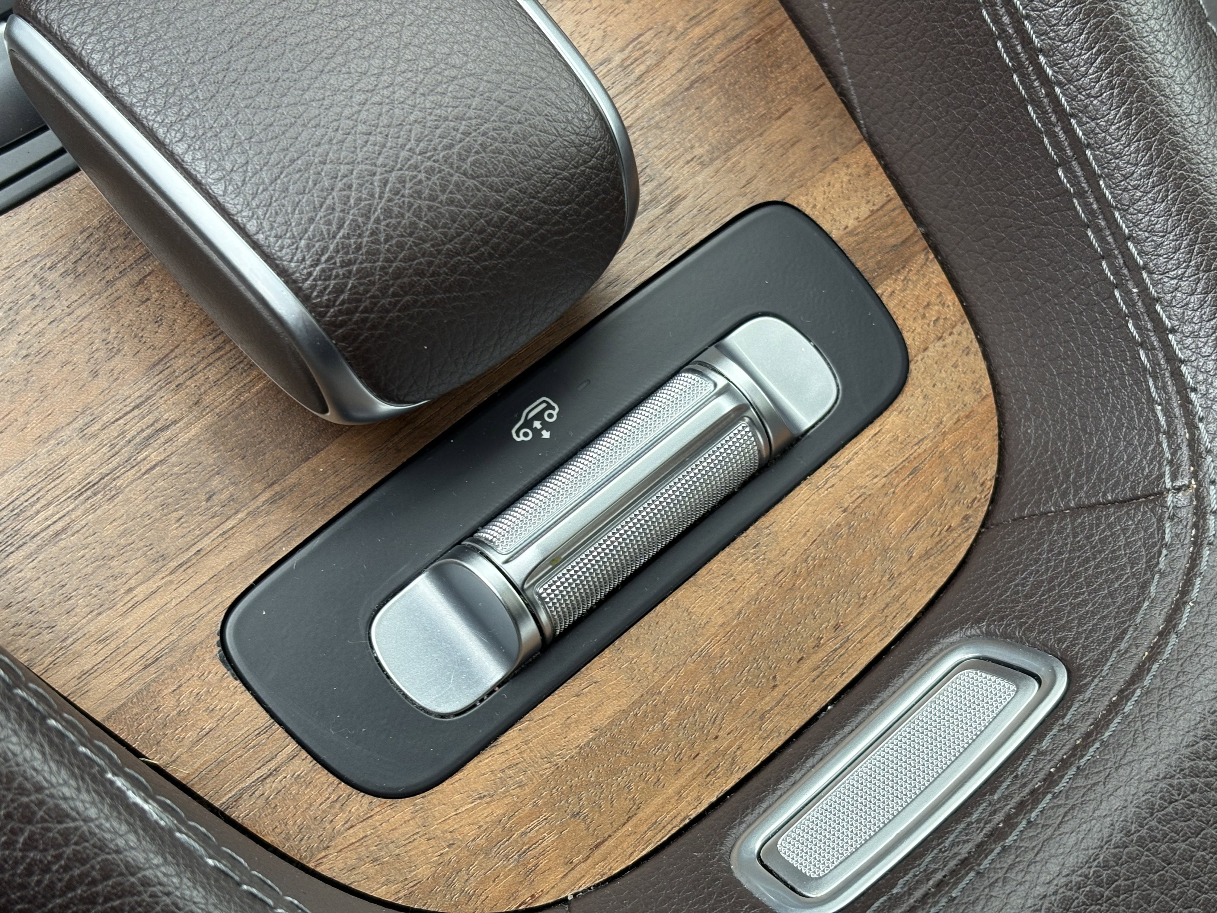 Used 2022 Mercedes-Benz GLS 450 4MATIC image 27