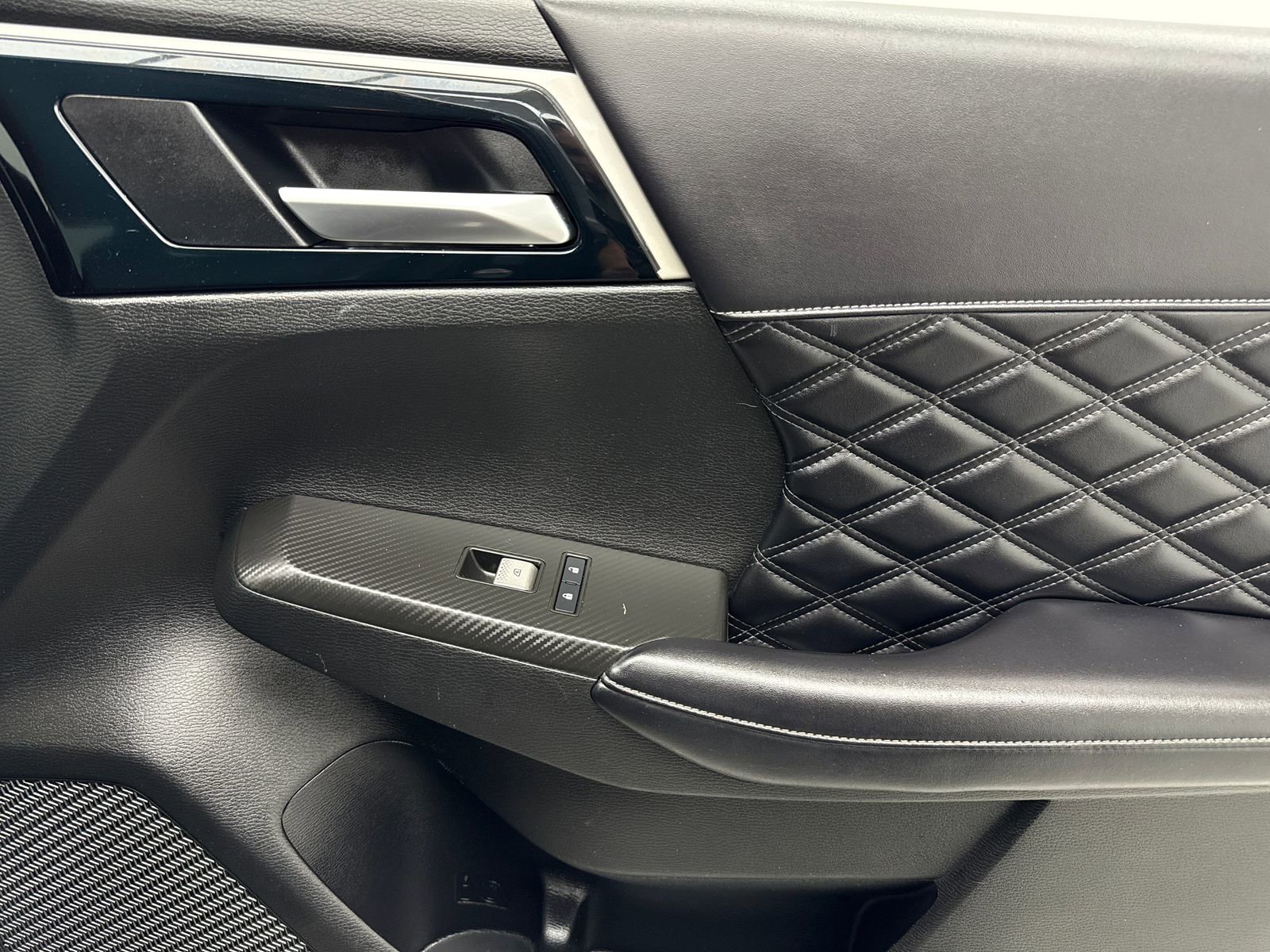 Used 2022 Mitsubishi Outlander SEL image 41