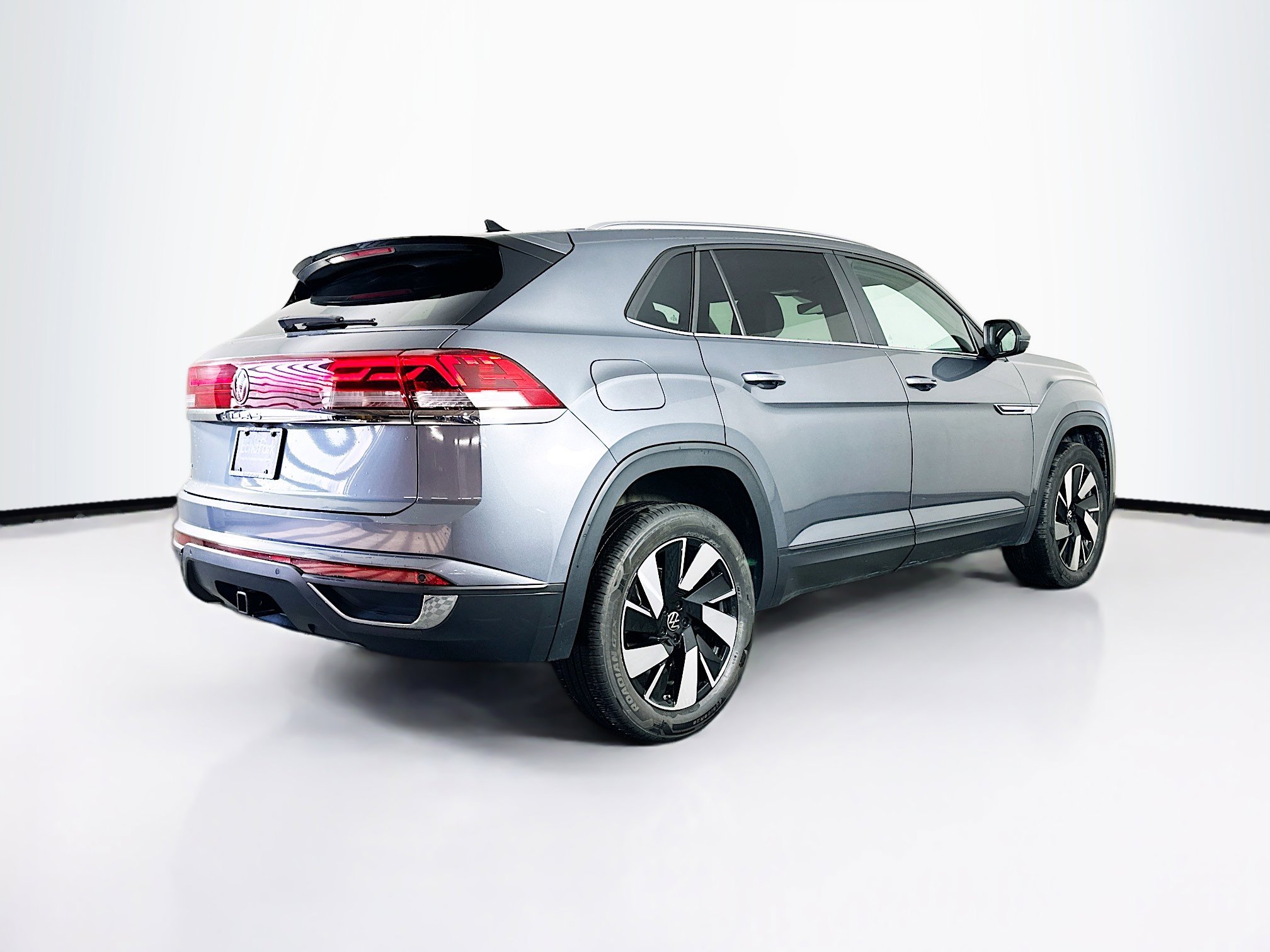 Used 2024 Volkswagen Atlas Cross Sport SE image 9