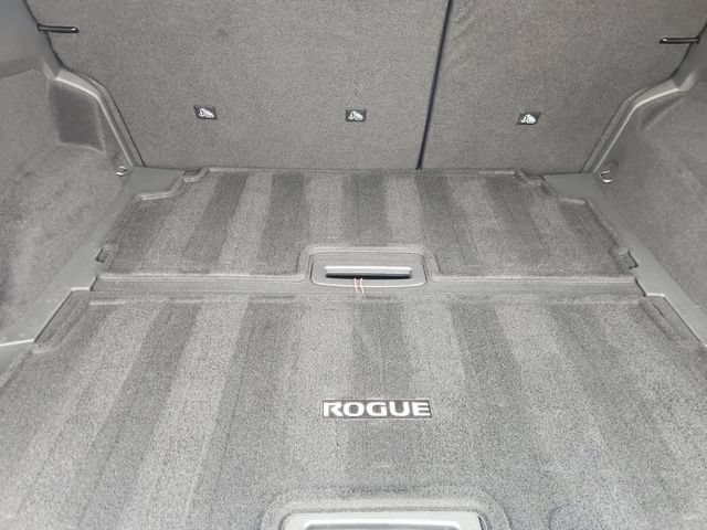 Used 2025 Nissan Rogue SL w/ Tech Package FWD image 34