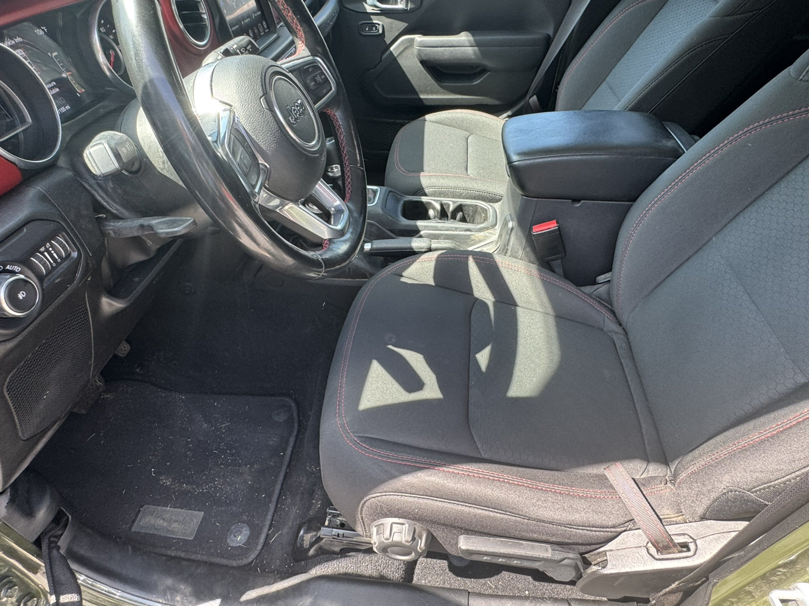 Used 2022 Jeep Wrangler Unlimited Rubicon AWD/4WD image 9