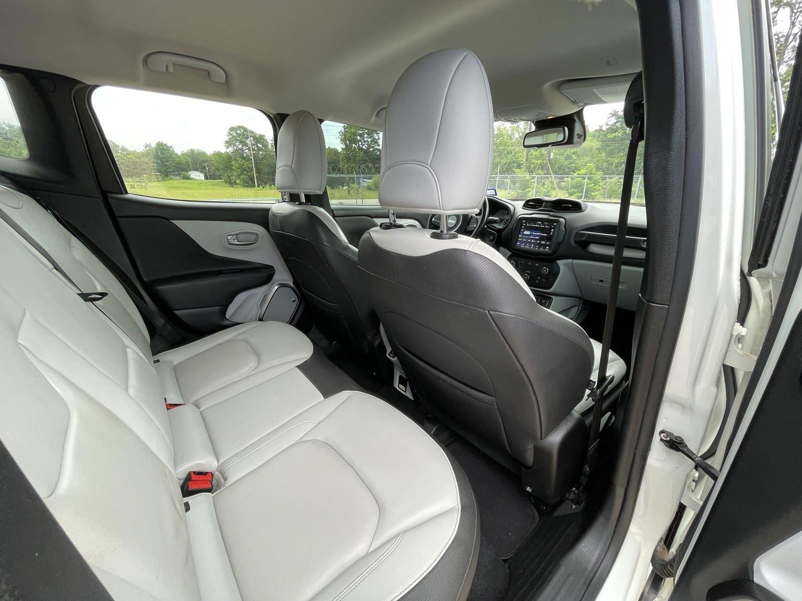Used 2018 Jeep Renegade Limited w/ UConnect 8.4 Nav Group FWD image 44