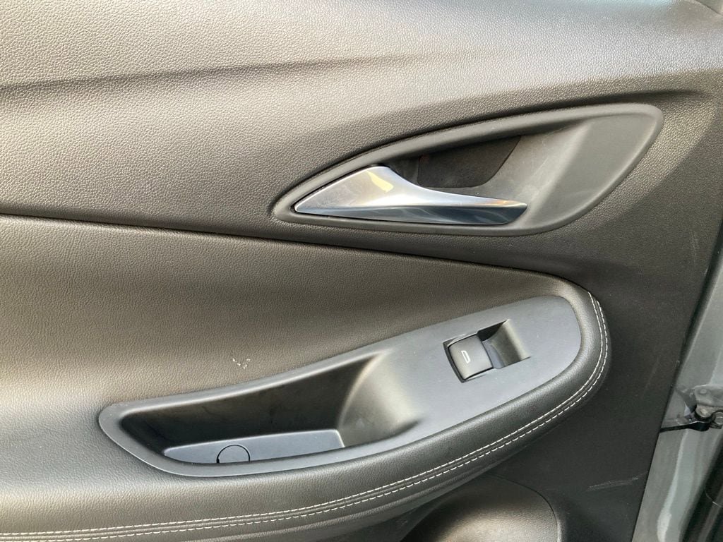 Used 2025 Buick Encore GX Preferred image 11