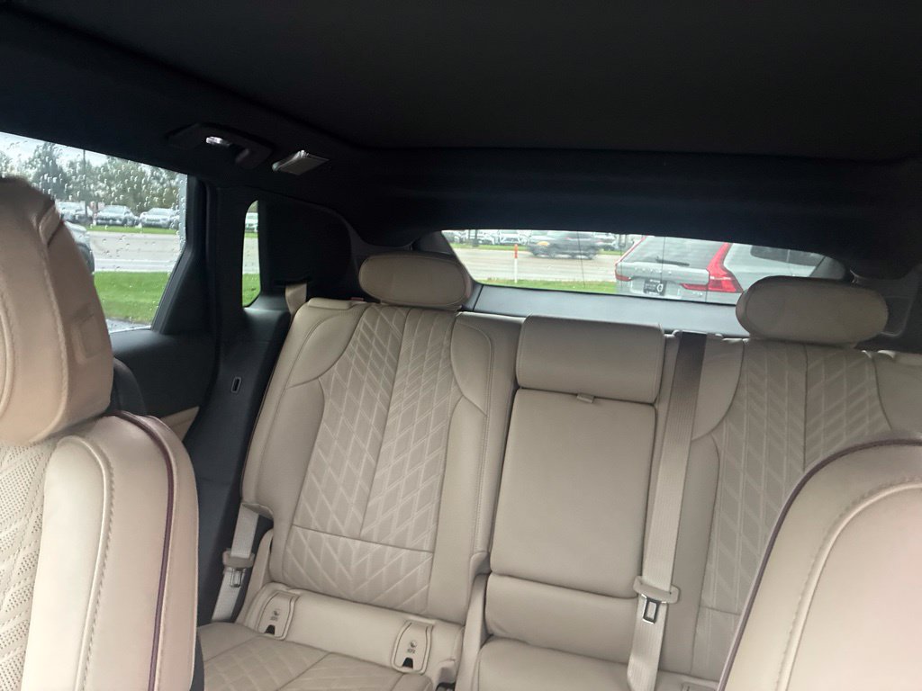 Used 2026 Cadillac Lyriq Signature Luxury w/ Nappa Leather Package AWD/4WD image 15