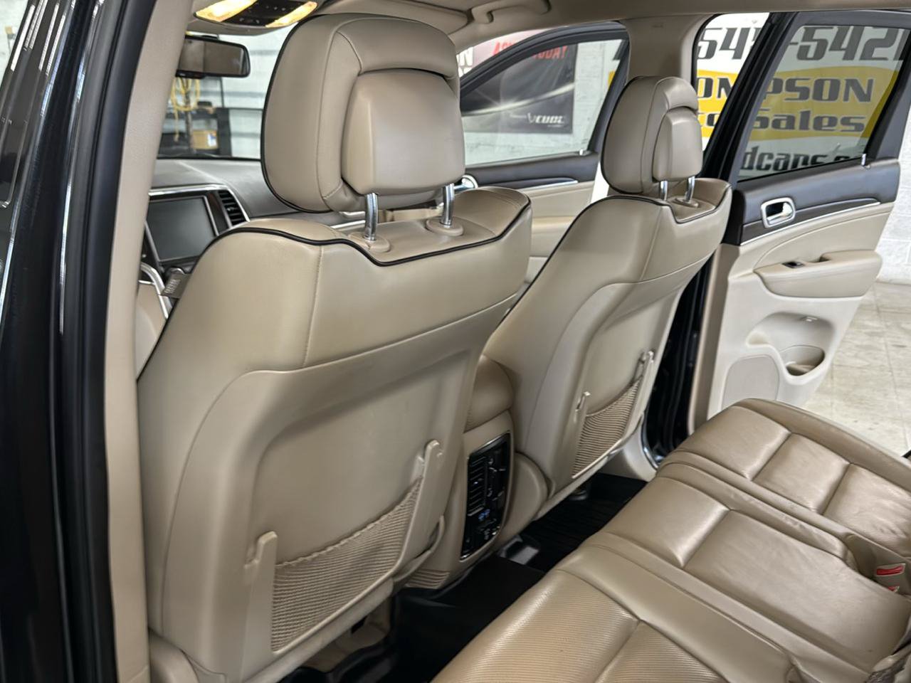 Used 2015 Jeep Grand Cherokee Overland AWD/4WD image 32