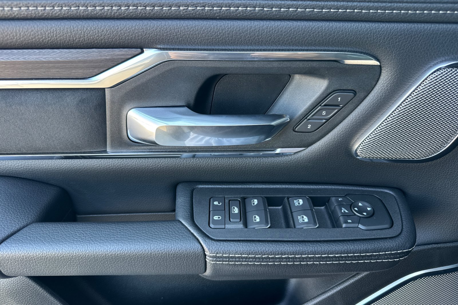 New 2026 RAM 1500 Laramie w/ Night Edition AWD/4WD image 10