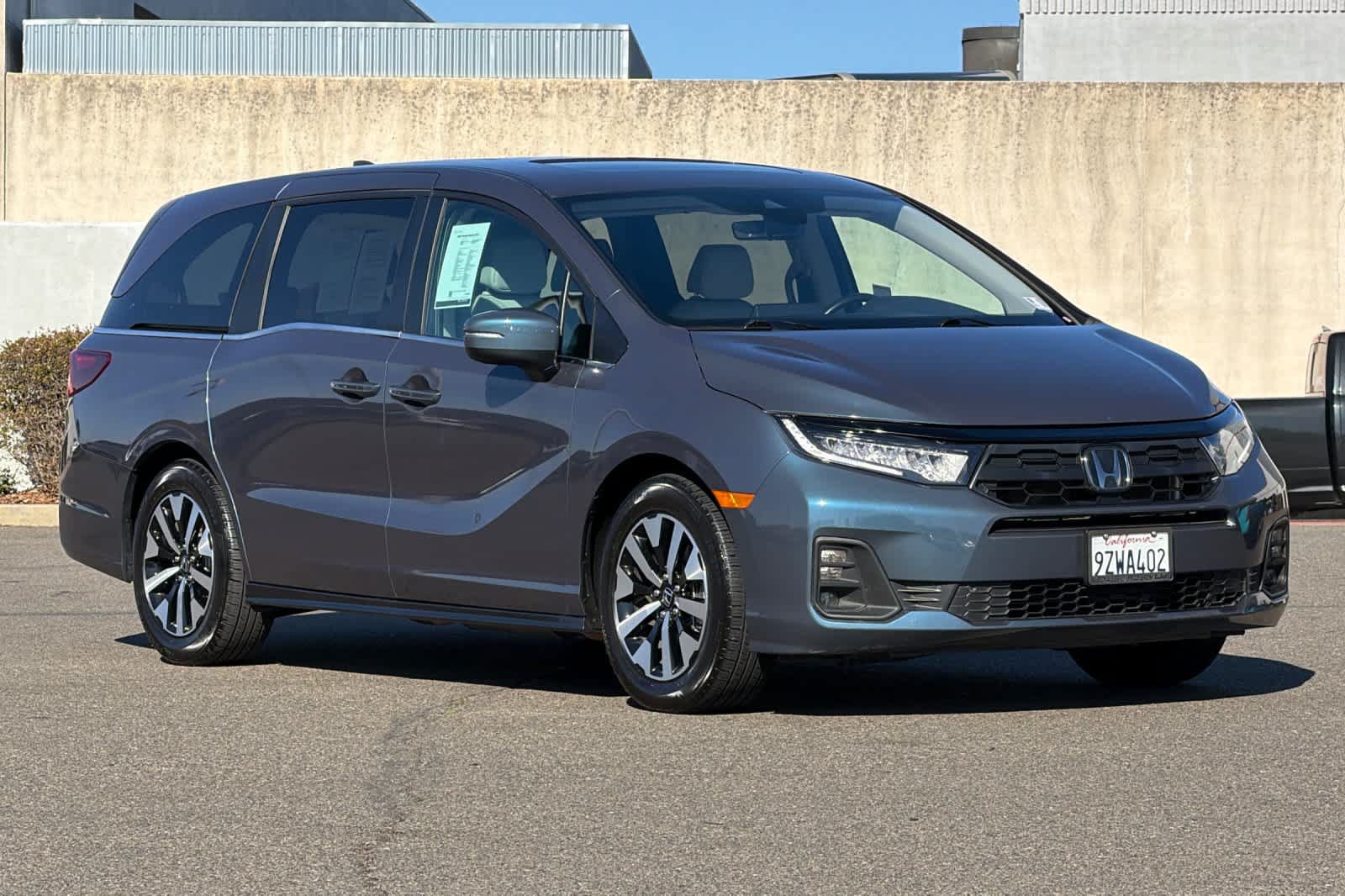 Used 2025 Honda Odyssey EX-L image 5