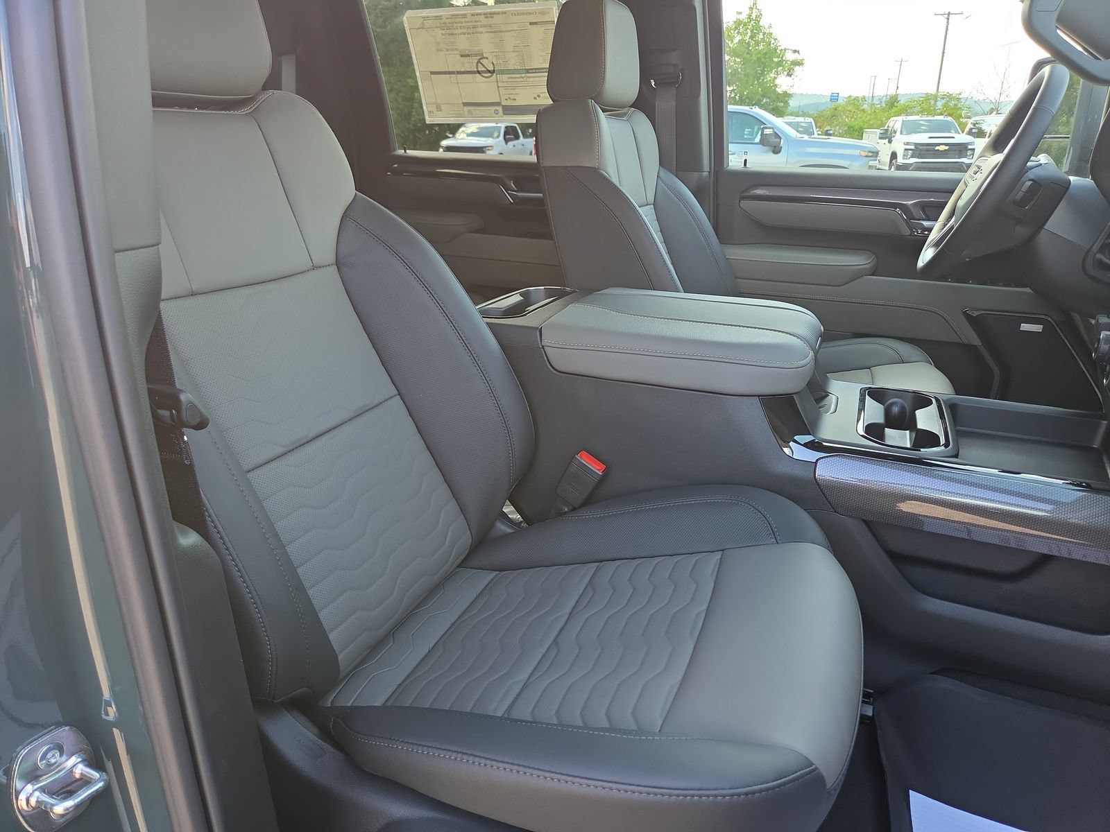 New 2026 Chevrolet Silverado 2500 ZR2 w/ LPO, Dark Essentials Package AWD/4WD image 27