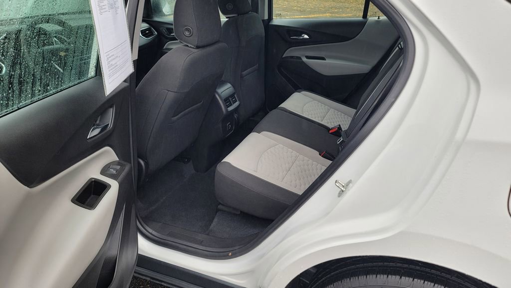 Used 2021 Chevrolet Equinox LS image 25