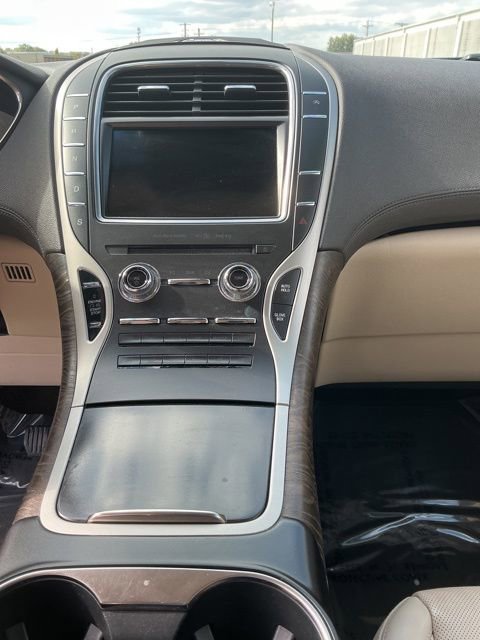 Used 2020 Lincoln Nautilus Reserve image 17