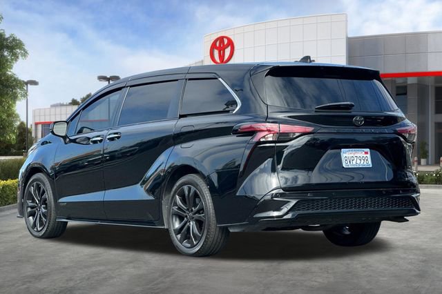 Used 2021 Toyota Sienna XSE FWD image 6