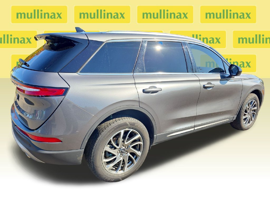 Used 2021 Lincoln Corsair AWD w/ Rear Removable Package Tray image 3