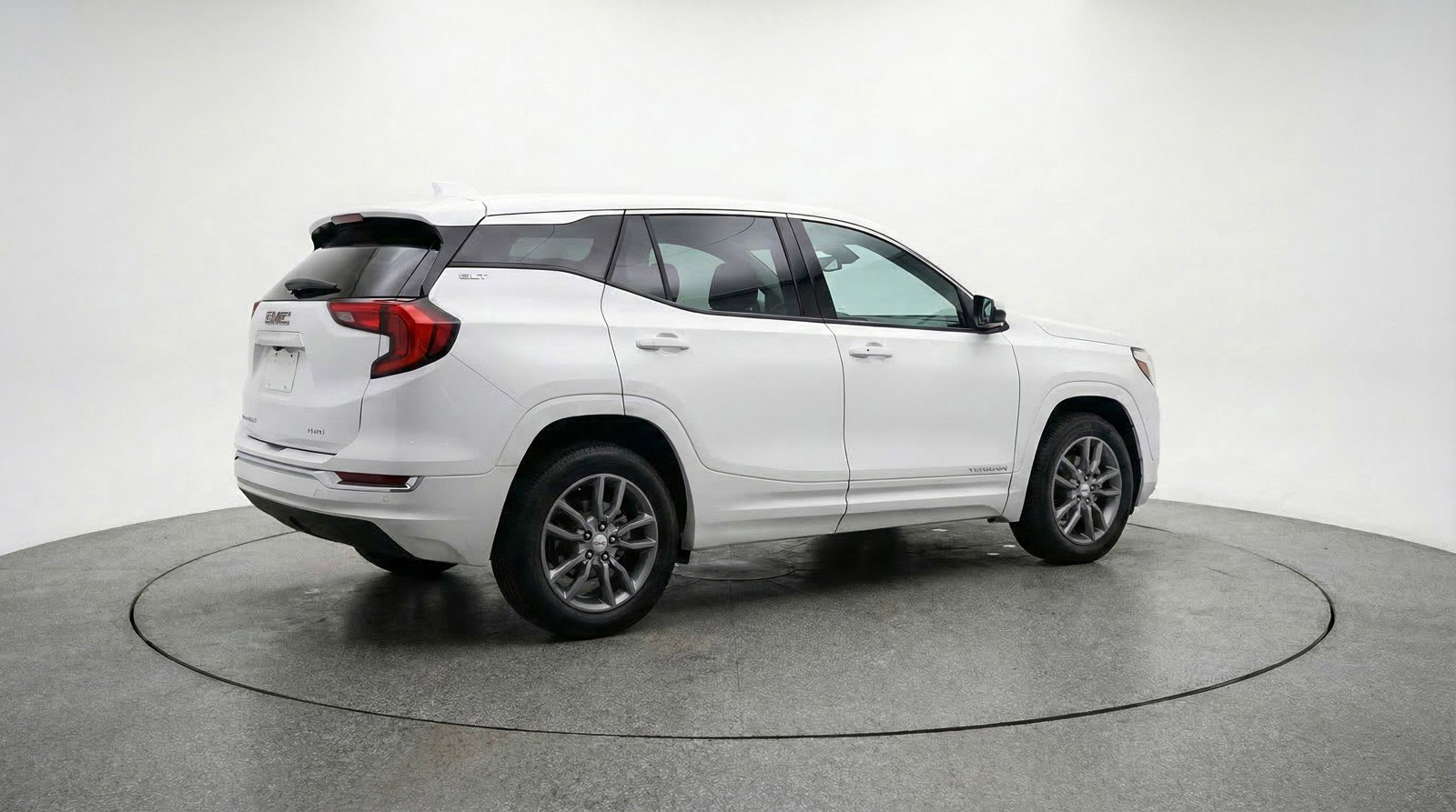 Used 2024 GMC Terrain SLT image 9