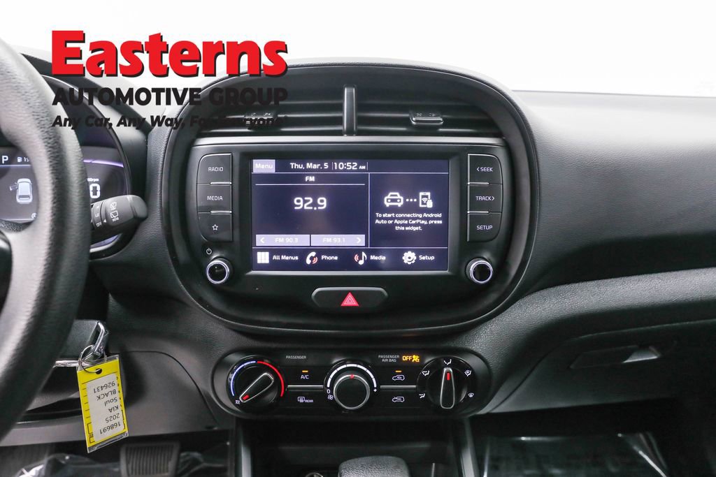 Used 2025 Kia Soul LX w/ LX Technology Package image 12