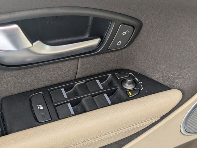 Used 2016 Land Rover Range Rover Evoque SE image 11