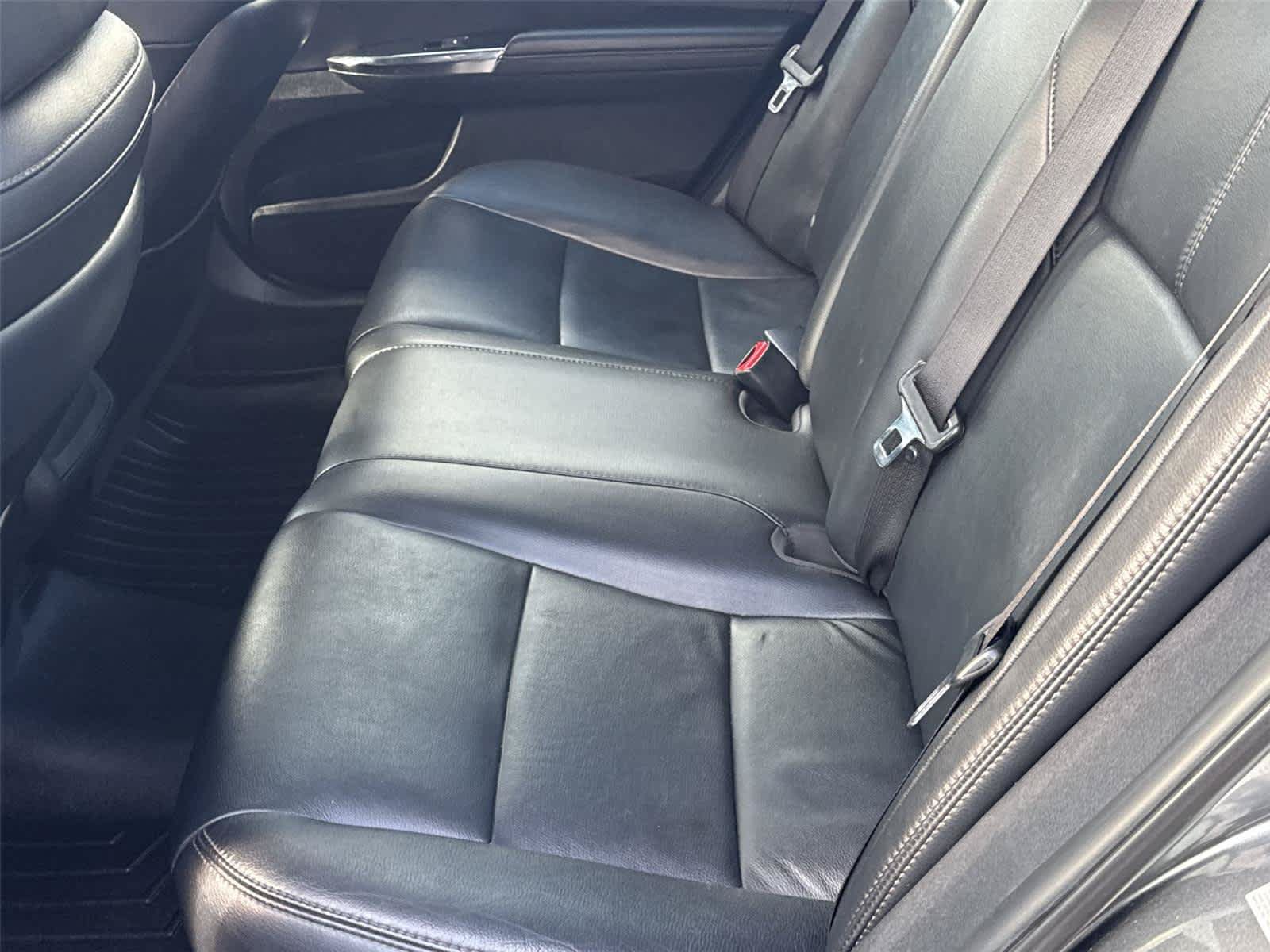 Used 2016 Toyota Avalon Touring FWD image 15