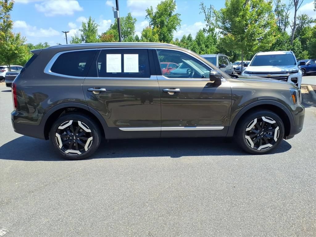 Used 2025 Kia Telluride S FWD image 31