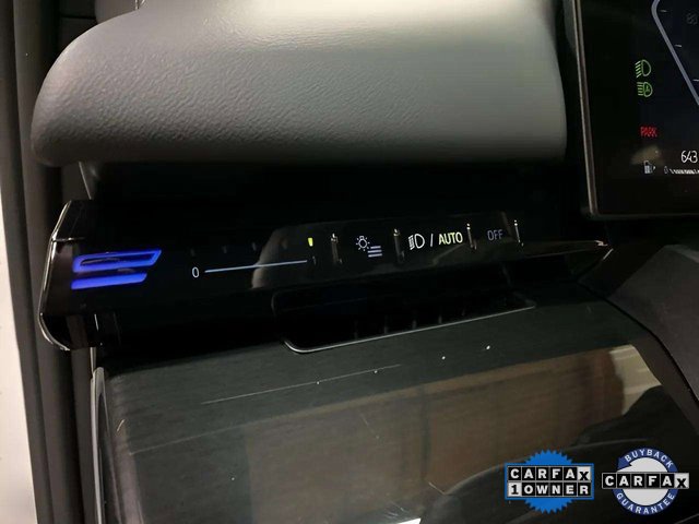 Used 2025 BMW 530i xDrive image 35