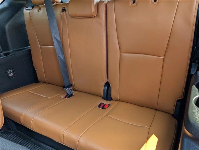 Used 2025 Toyota Highlander Platinum AWD/4WD image 21