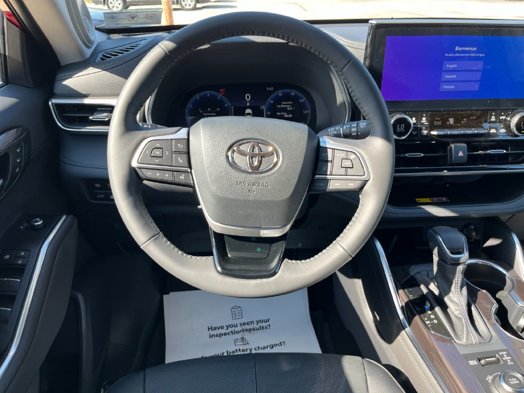 New 2026 Toyota Highlander Platinum AWD/4WD image 16