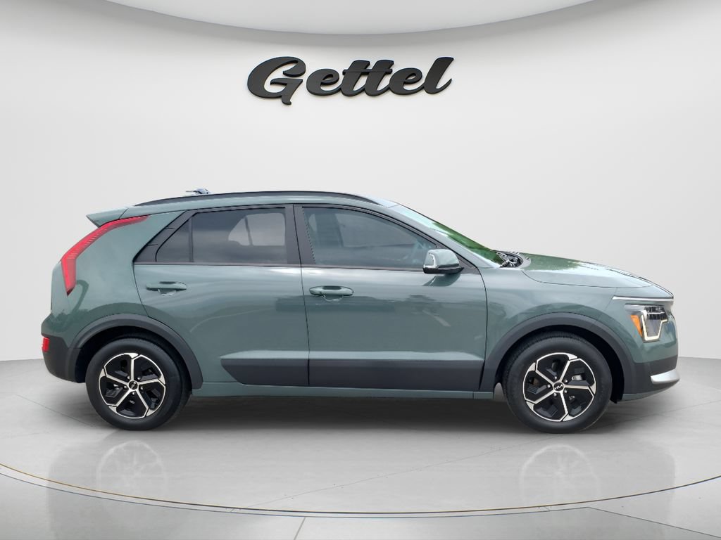 Used 2025 Kia Niro EX FWD image 4
