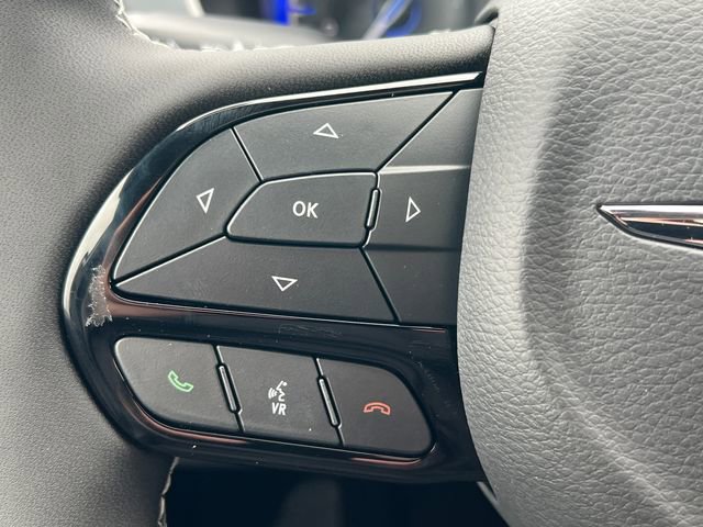 New 2026 Chrysler Pacifica Limited w/ Uconnect Theater Family Group image 23