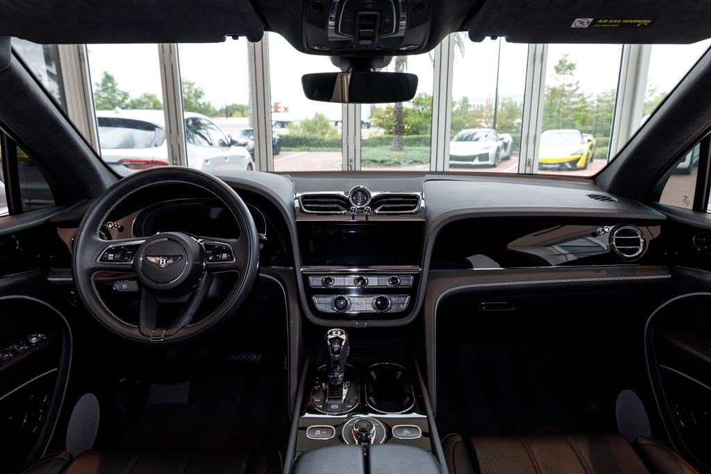 Used 2023 Bentley Bentayga AWD/4WD image 25