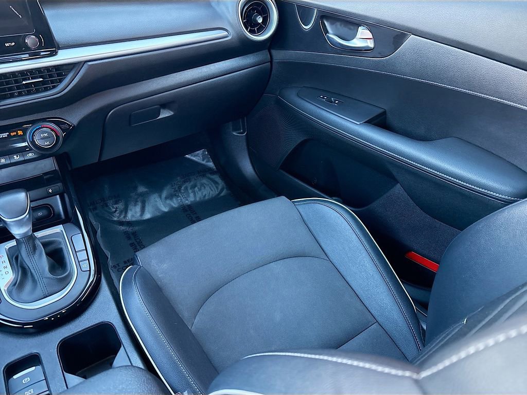 Used 2023 Kia Forte GT-Line w/ GT-Line Premium Package image 24