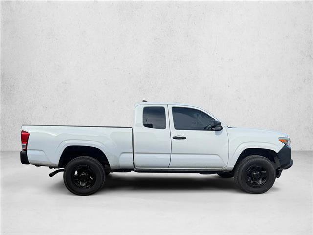 Used 2017 Toyota Tacoma SR RWD image 4