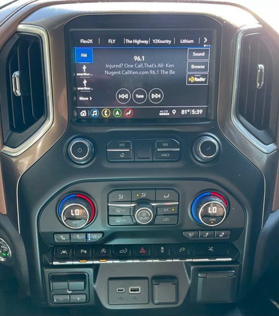 Used 2019 Chevrolet Silverado 1500 High Country w/ Technology Package AWD/4WD image 24