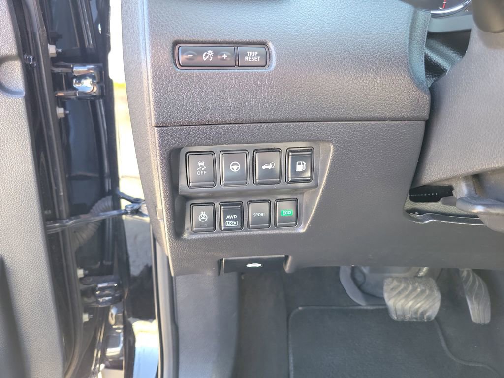 Used 2020 Nissan Rogue SL w/ Premium Package AWD/4WD image 18