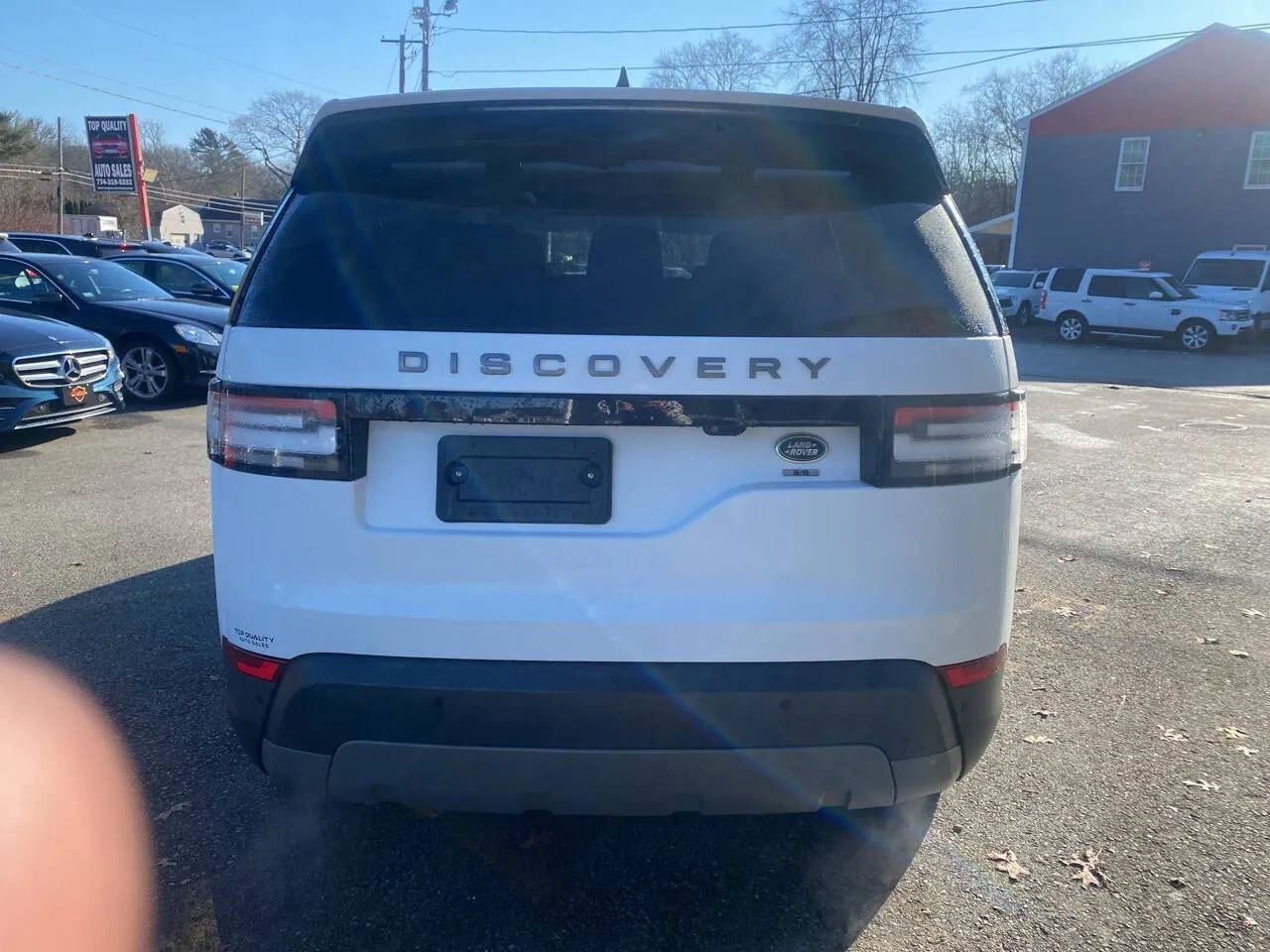 Used 2018 Land Rover Discovery SE image 4