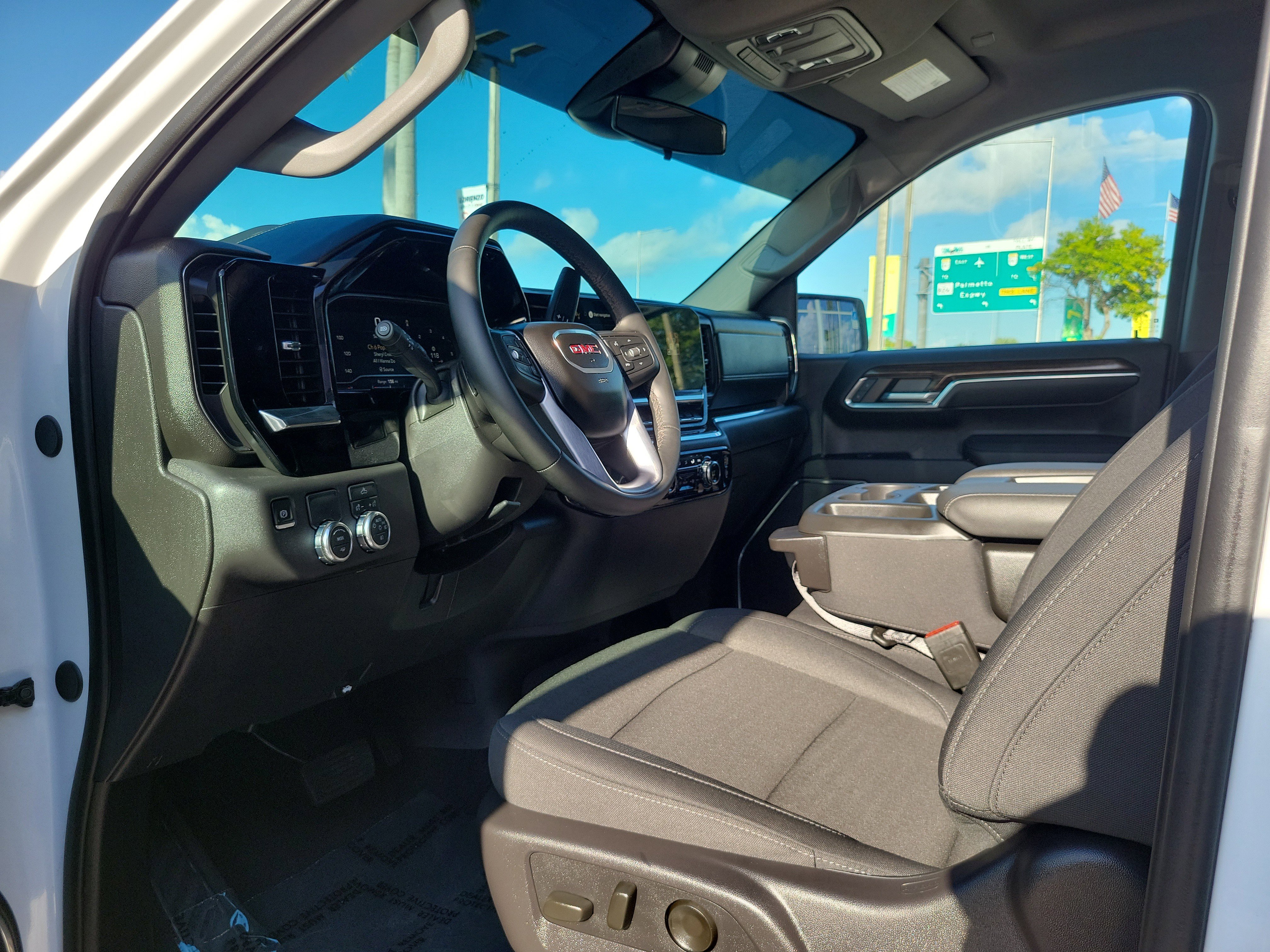 Used 2024 GMC Sierra 1500 Elevation image 8