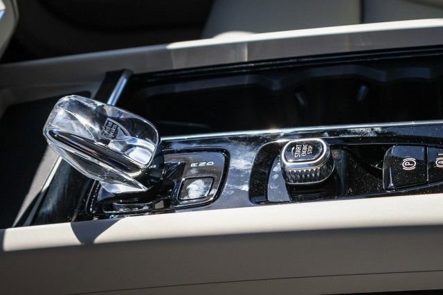 New 2026 Volvo XC60 B5 Ultra w/ Climate Package image 14