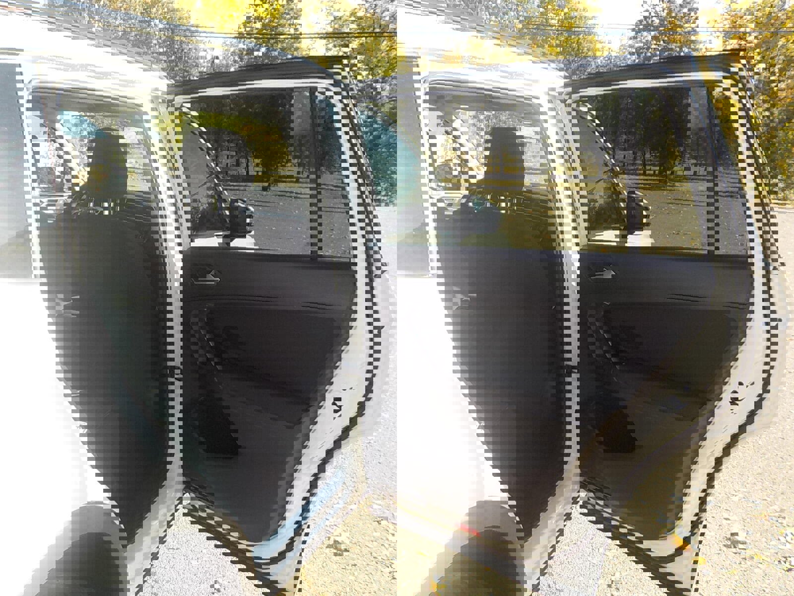 Used 2021 Volkswagen Tiguan S image 13