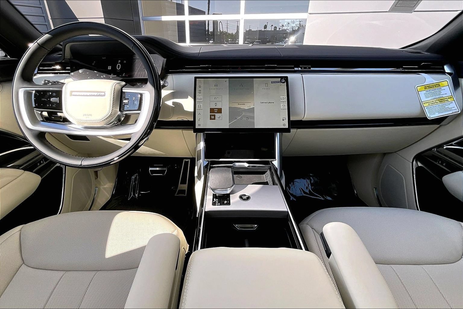 New 2026 Land Rover Range Rover Long Wheelbase SE AWD/4WD image 5