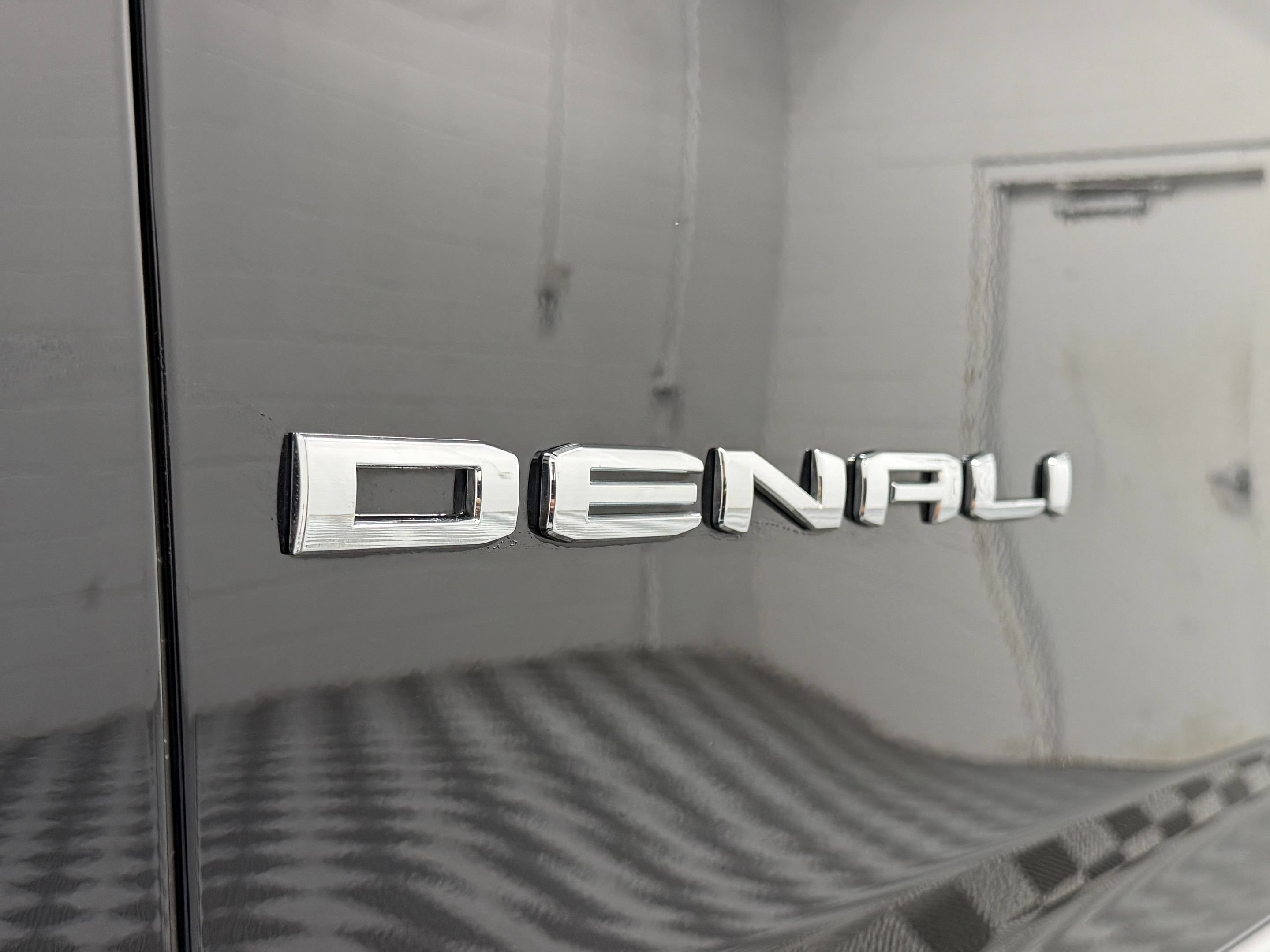 Used 2026 GMC Yukon XL Denali w/ Advanced Technology Package AWD/4WD image 10