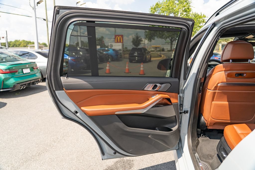 Used 2025 BMW X7 M60i AWD/4WD image 15