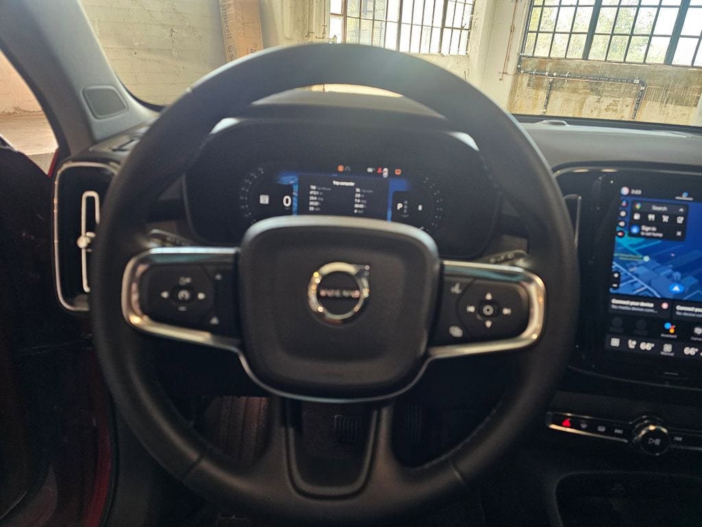 Certified 2025 Volvo XC40 B5 Plus AWD/4WD image 20
