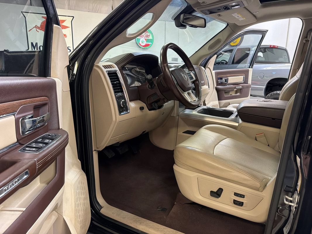 Used 2018 RAM 3500 Laramie w/ Convenience Group AWD/4WD image 26