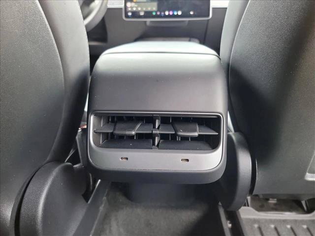 Used 2021 Tesla Model Y Long Range AWD/4WD image 17