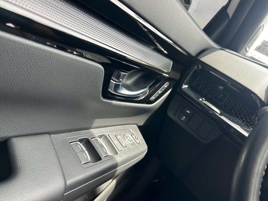 Used 2025 Honda CR-V Sport Touring image 28