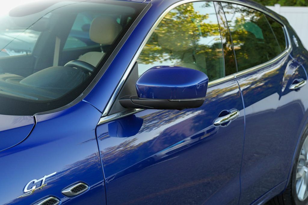 Used 2022 Maserati Levante GT image 11