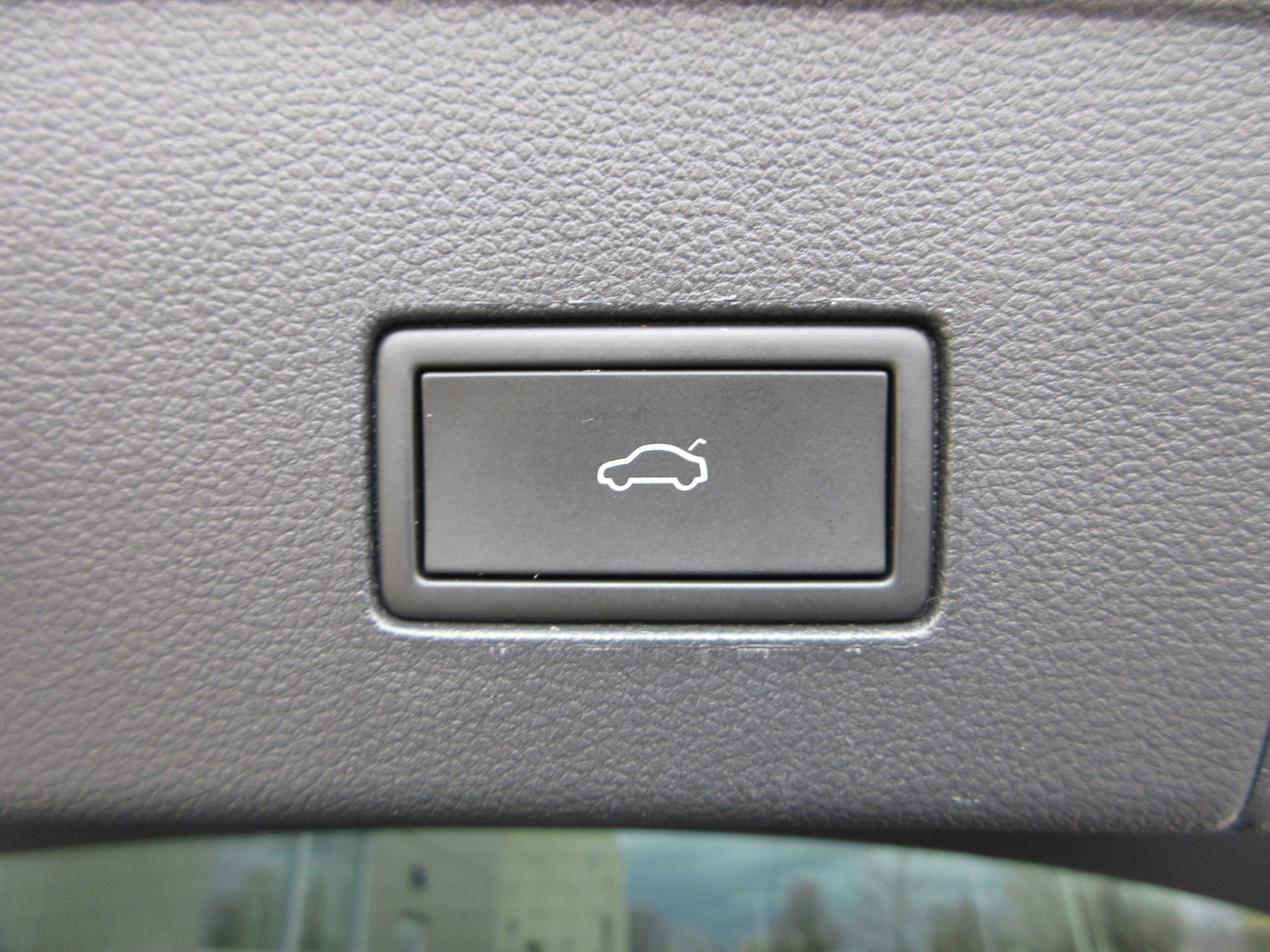 Used 2022 Volkswagen Atlas Cross Sport SEL Premium R-Line image 59