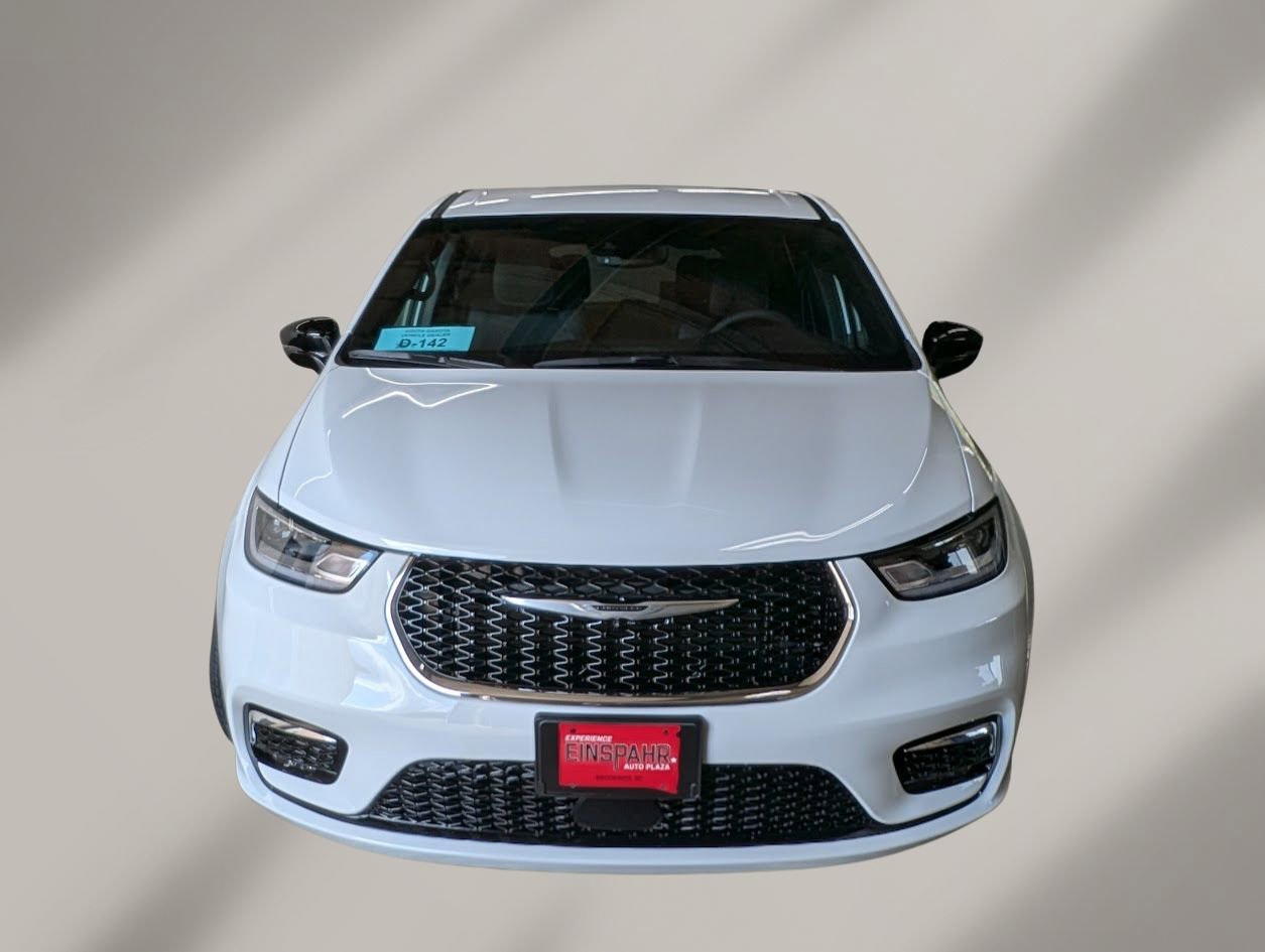 New 2026 Chrysler Pacifica Select image 2