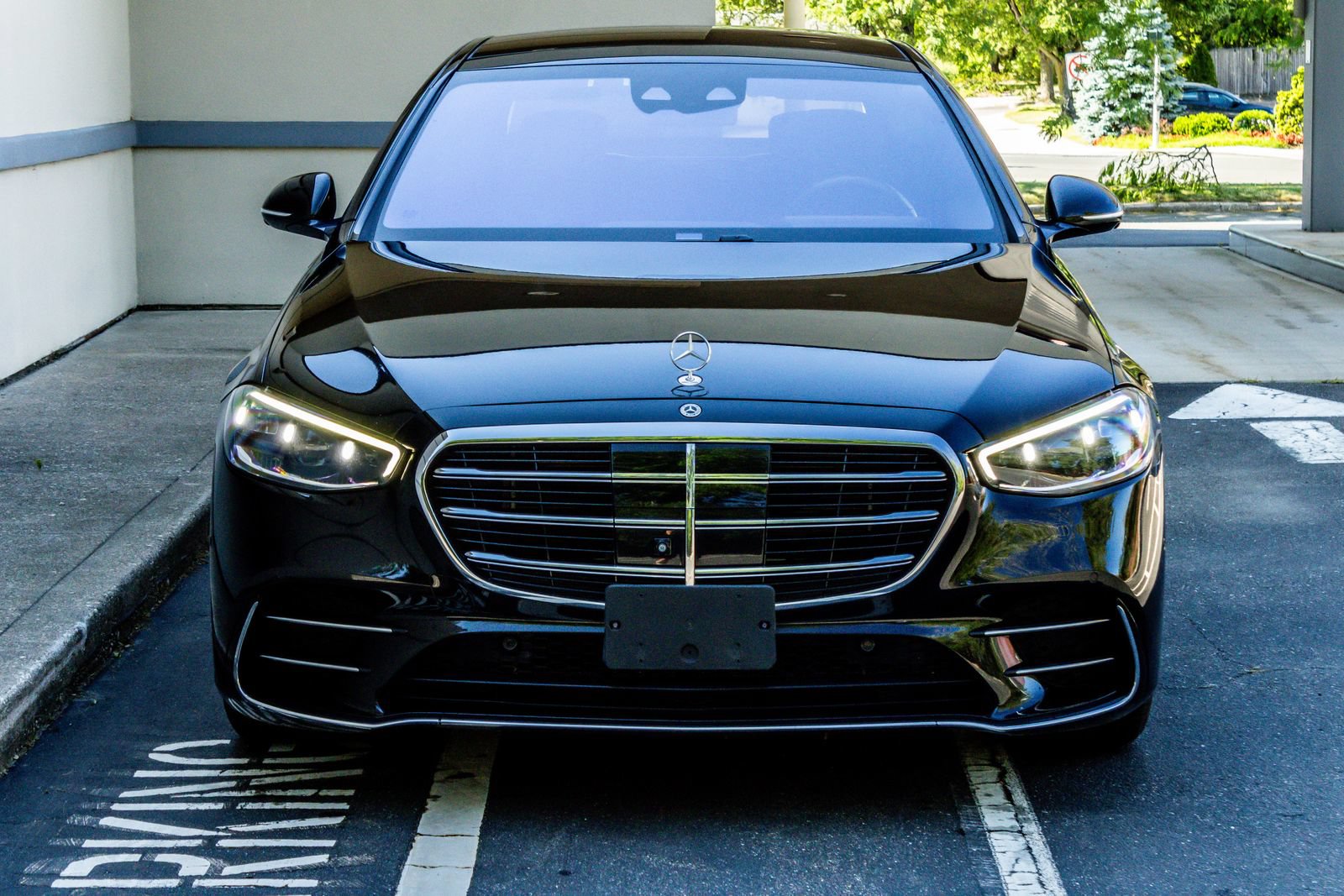 Used 2023 Mercedes-Benz S 500 4MATIC image 2